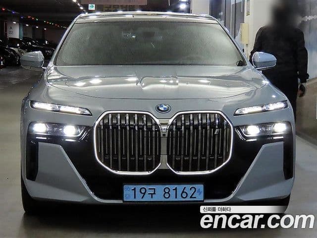 BMW i7 2023 — Photo 12/20