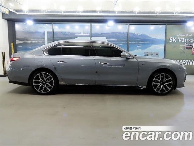 BMW i7 2023 — Photo 10/20