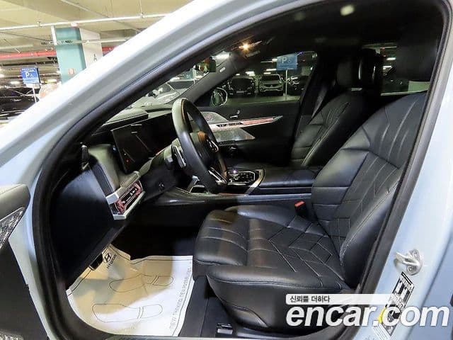 BMW i7 2023 — Photo 20/20
