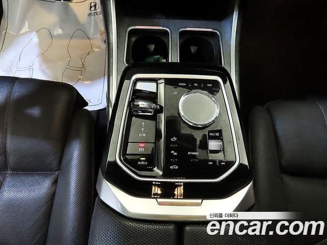 BMW i7 2023 — Photo 9/20