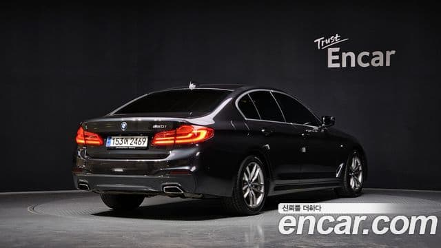 BMW 5 Series 2020 — Фото 2/20