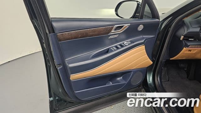 Genesis GV80 2020 — ფოტო 28/32