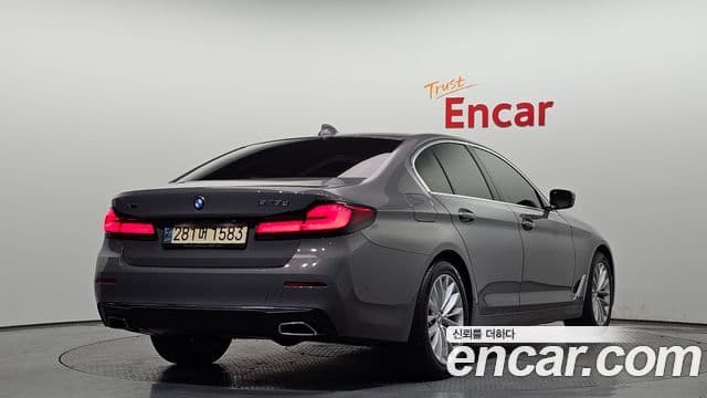 BMW 5 Series 2022 — Şəkil 2/20