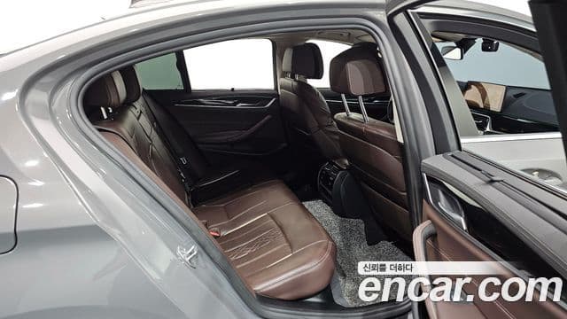 BMW 5 Series 2022 — Şəkil 12/20
