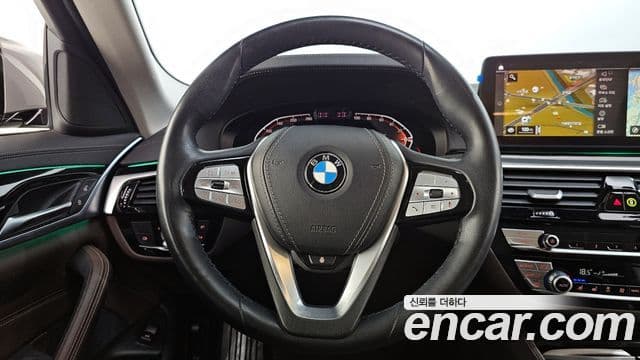 BMW 5 Series 2022 — Şəkil 13/20