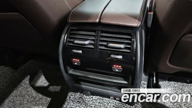 BMW 5 Series 2022 — Şəkil 19/20