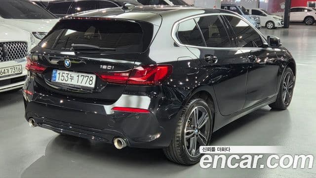 BMW 1 Series 2024 — ფოტო 1/15