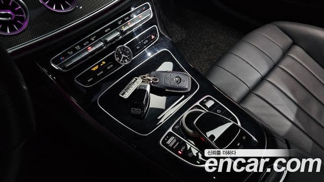 Mercedes-Benz E-Class 2020 — Фото 19/20