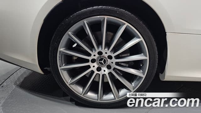 Mercedes-Benz E-Class 2020 — ფოტო 16/35