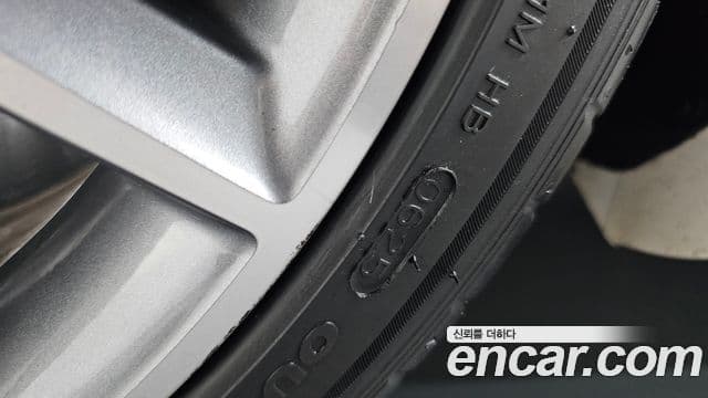 Mercedes-Benz E-Class 2020 — ფოტო 33/35