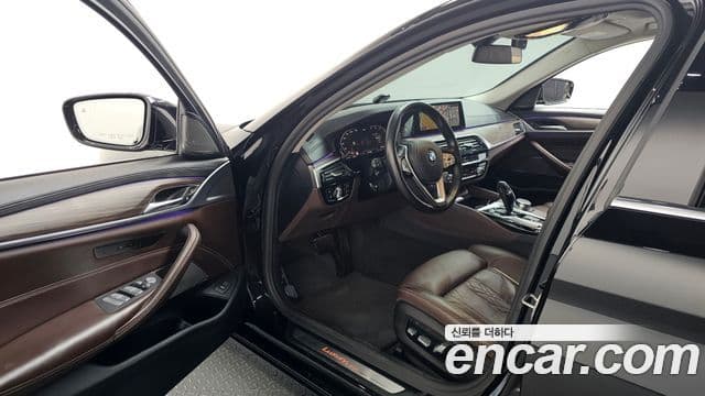 BMW 5 Series 2020 — Şəkil 10/20