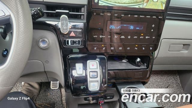 Hyundai Staria 2022 — ფოტო 3/20