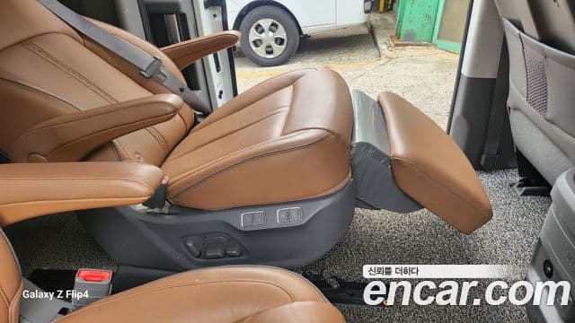 Hyundai Staria 2022 — ფოტო 7/20