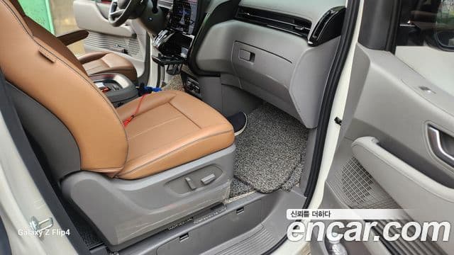 Hyundai Staria 2022 — ფოტო 9/20