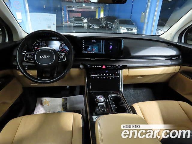 Kia Carnival 2022 — фото 4 из 20