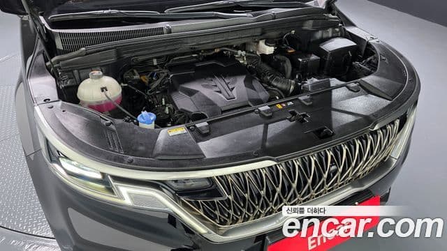 Kia Carnival 2023 — ფოტო 6/20