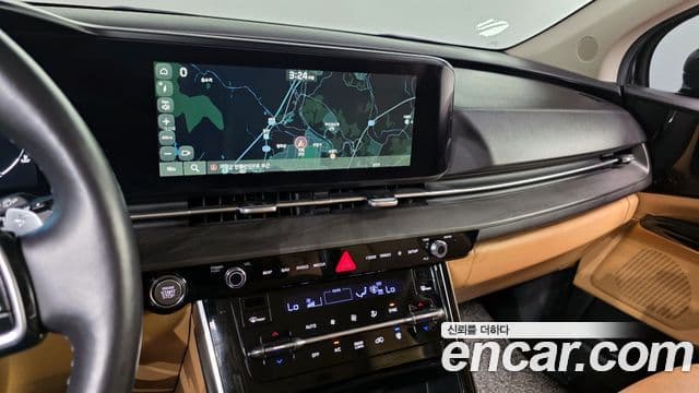 Kia Carnival 2023 — ფოტო 14/20