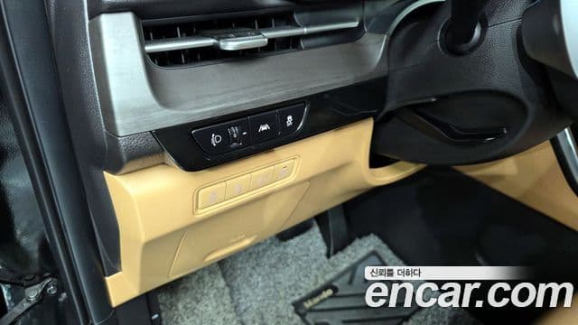 Kia Carnival 2023 — ფოტო 18/20