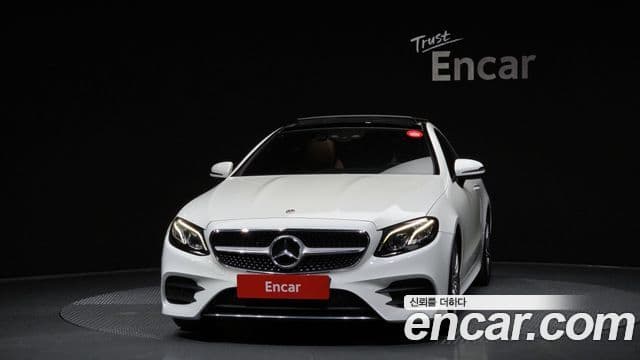 Mercedes-Benz E-Class 2018 — ფოტო 11/20
