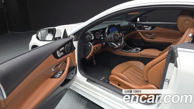 Mercedes-Benz E-Class 2018 — ფოტო 8/20