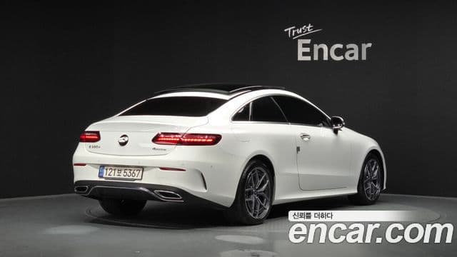 Mercedes-Benz E-Class 2022 — ფოტო 2/20