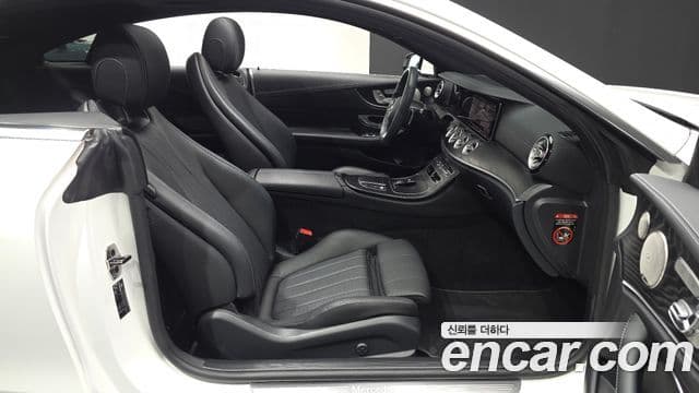 Mercedes-Benz E-Class 2022 — фото 10 из 20