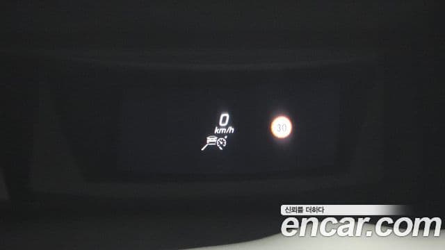Mercedes-Benz E-Class 2022 — ფოტო 16/20