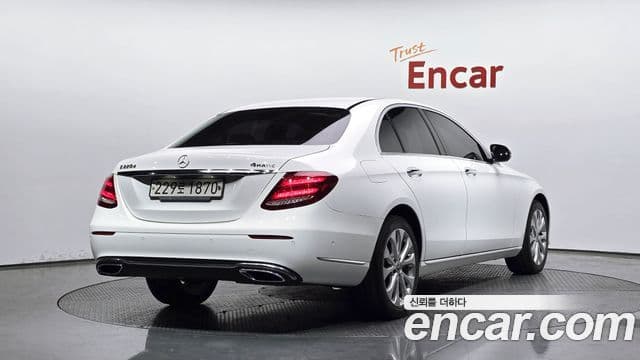 Mercedes-Benz E-Class 2020 — Şəkil 13/20