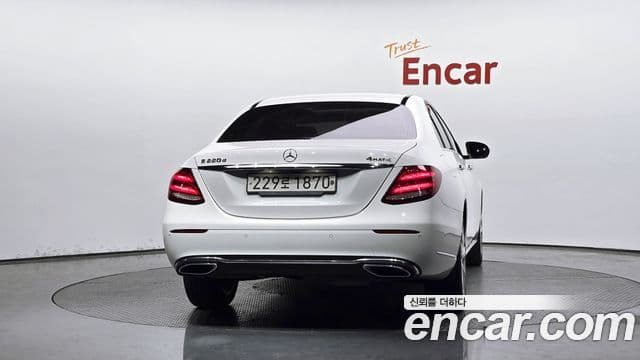 Mercedes-Benz E-Class 2020 — Şəkil 10/20