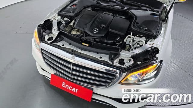 Mercedes-Benz E-Class 2020 — Şəkil 19/20