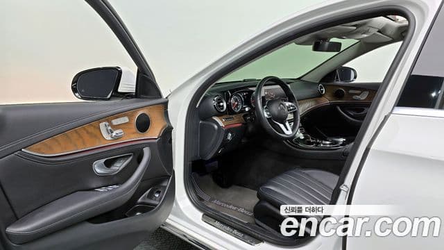 Mercedes-Benz E-Class 2020 — Şəkil 16/20