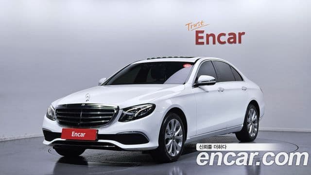 Mercedes-Benz E-Class 2018 — ფოტო 1/20