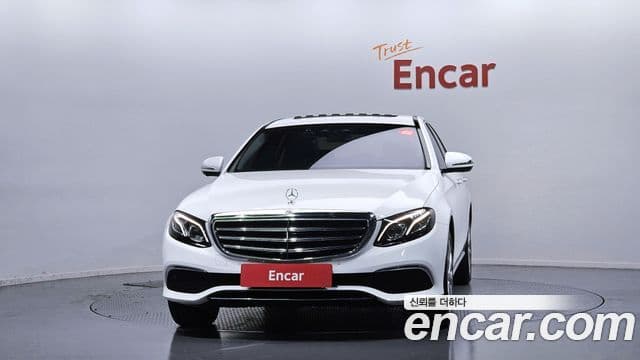 Mercedes-Benz E-Class 2018 — ფოტო 3/20