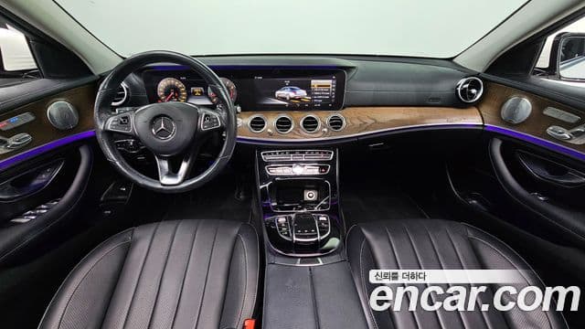 Mercedes-Benz E-Class 2018 — ფოტო 7/20