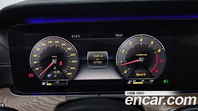 Mercedes-Benz E-Class 2018 — ფოტო 8/20