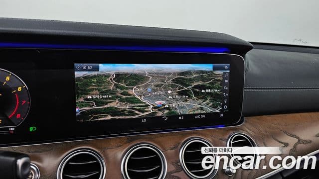 Mercedes-Benz E-Class 2018 — ფოტო 12/20