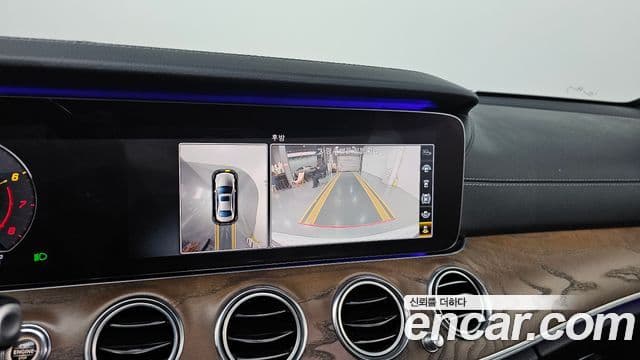 Mercedes-Benz E-Class 2018 — ფოტო 14/20