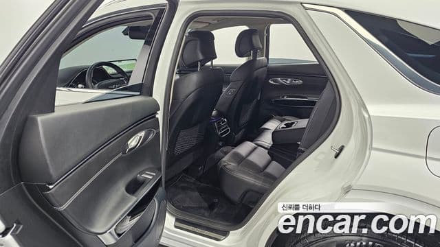 Genesis GV70 2024 — фото 11 из 20