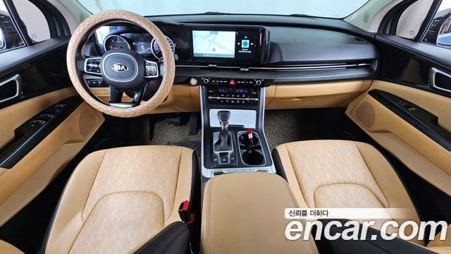 Kia Carnival 2021 — Şəkil 18/34