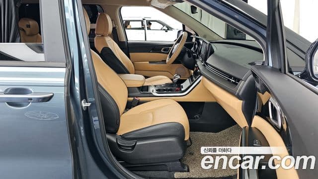 Kia Carnival 2021 — Şəkil 32/34