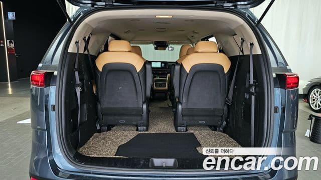 Kia Carnival 2021 — Şəkil 30/34