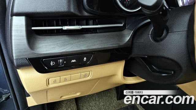 Kia Carnival 2021 — Şəkil 25/34