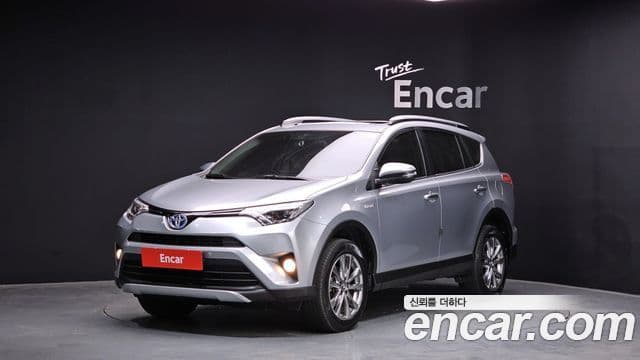 Toyota RAV4 2018 — Şəkil 35/35