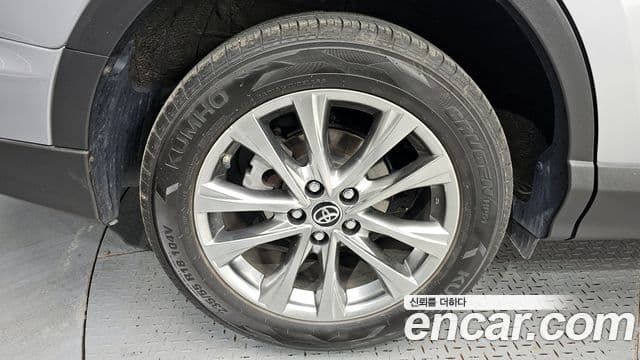 Toyota RAV4 2018 — Şəkil 6/35