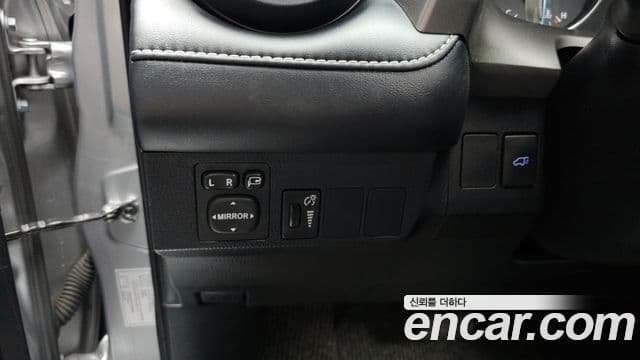 Toyota RAV4 2018 — Şəkil 2/35