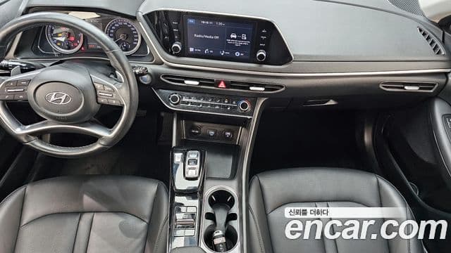 Hyundai Sonata 2022 — ფოტო 7/20