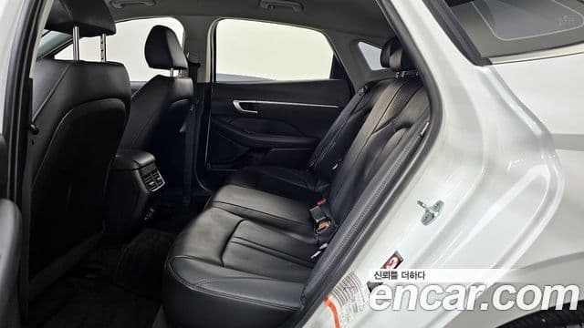 Hyundai Sonata 2022 — ფოტო 13/20