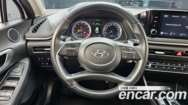 Hyundai Sonata 2022 — ფოტო 14/20