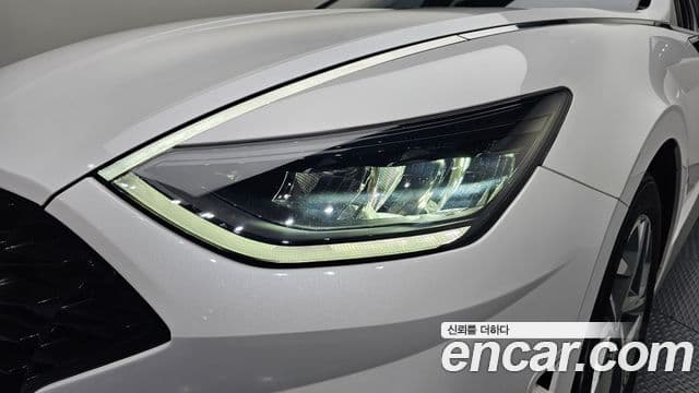 Hyundai Sonata Hybrid 2022 — Şəkil 25/31