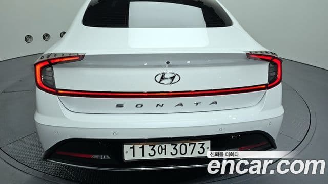 Hyundai Sonata Hybrid 2022 — Şəkil 8/31